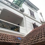 Bán gấp, biệt thự cầu giấy. 270m2, 5 tầng, vỉa hè ô tô tránh, kinh doanh, giá 56 tỷ