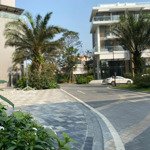 Bán căn góc shophouse chân đế 2 tầng sổ đỏ riêng biệt - tòa sol forest 1, kđt ecopark