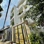 Kẹt tiền bán gấp nhà 4 tầng, 4pn đối diện global city chỉ 8, x tỷ