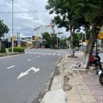Chủ cần bán nhanh đất full thổ cư mặt tiền đường nhựa gần đường nguyễn chí thanh. lh: 0798347626