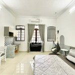 Bán toà nhà mt cộng hoà, dt 20 x 25m, 6 lầu, đang thu nhập 300tr/ tháng