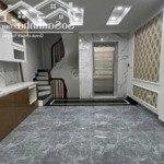 Nhà thang máy! bán nhà hoàng quốc việt cầu giấy, ô tô đỗ cổng, 39m2* 6 tầngthang máy, chào 7,5 tỷ tl