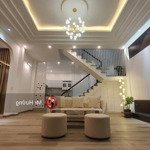 Bán nhà 4 tầng đường 5m sau lưng mặt tiền biển đường hoàng sa.dt 8,8m x 12m.