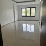 Cho thuê mặt bằng kinh doanh 50m2 siêu vip mặt phố trần quốc hoàn