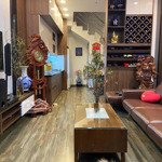 Bán nhà cạnh hồ phương mai, 30m2, 5 tầng, giá chỉ 5.8 tỷ