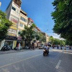Mặt phố - ở và kd - vỉa hè rộng