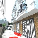 Chính chủ bán nhà mới đẹp 3 tầng , 34m2 - ô tô đỗ cửa - hơn 2 tỷ