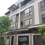 Biệt thự hxh 8m huỳnh văn bánh, p. 12, quận phú nhuận. dt: 9m x 19.5m, 4 tầng. giá: 33 tỷ
