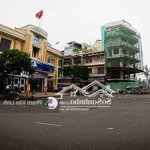 Không có căn thứ 2 đường nguyễn thi ngay bưu điện 13 q5, dt: 5x18m, 3 lầu, giá 37 tỷ.