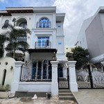 Bán nhanh bt mỹ hưng, pmh, q.7, dt: 154m2, 1t2l, giá chỉ 45 tỷ. lh: 0979762167