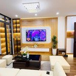 Gia đình tôi cần bán căn hộ góc tầng đẹp, hướng mát mẻ, để lại đầy đủ nội thất, thiện chí bao sổ đỏ