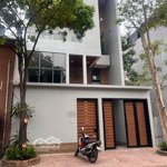 Biệt thự 6 tầng 8x16m, 6pn ngay ngã tư thủ đức - hiệp phú