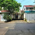 Biệt thự nghỉ dưỡng 3 tầng(6m*20m) ngay trung tâm gv cực kì yên tĩnh