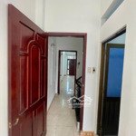 Nhà hxh sát chợ phạm văn bạch ở ngay, nhà cứng cáp chỉ 6.5 tỷ nhà hxh trần thánh tông sát