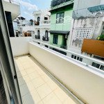 Cho thuê căn hộ ban công - rộng 30m2 - tô hiến thành q10