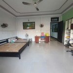 Cho thuê nhà nguyên căn hẻm xe tải, 6x19, 2lầu 4pn, giá 18tr