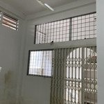 Em có bà chị định cư nước ngoài nên cần bán nhà bùi thị xuân quận 1. diện tích 250m ngang 7 m.