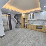 Chính chủ bán nhà 6 tầng thang máy ngõ 117 thái hà, 38 m2 giá bán 13 tỷ 8, sổ vuông a4, gần phố