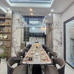 Bán nhà đúc 3 tấm đầy đủ nội thất, 4 phòng ngủ, sân ô tô, kdc đẹp p.bình chuẩn, tp.thuận an