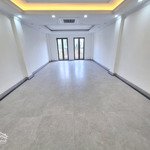 Nguyên căn mặt phố hào nam - hoàng cầu 50m2x5tmặt tiền4m thông sàn full đh vỉa hè rộng đường lớn 25 triệu