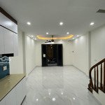 Chính chủ giảm sốc 300 triệu, cần bán gấp nhà cầu vượt an khánh, diện tích 35 m2, 4 tầng, sát ô tô