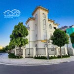 Căn góc hàng hiếm vin villas tầm view vô cực ôm trọn mặt hồ xanh mát có 1 không 2 đẹp nhất dự án