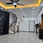 Bán nhà nguyễn văn cừ, ngõ thông oto, 7 chỗ vào nhà, sát mipec, dt 50m2 x 5t, mt 4m, giá 10 tỷ 8