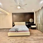 Nhà phố full đầy đủ nội thất sang đẹp 4pn 5wc dt 5x20m view công viên giá 35tr bao phílh 0902872670