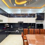 Nhà 4 tầng phân lô 193 văn cao - 90m2 ngang 4.5m - nội thất cao cấp