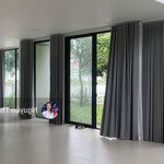 Cho thuê biệt thự vinhomes thăng long,300m2, căn xẻ khe, view hồ, giá hơn 30 triệuieu