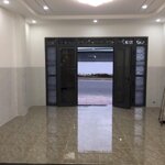 Bán nhà mặt tiền kinh doanh đường phong châu rộng 22m - tđc đất lành - nha trang 4,5 tỷ