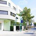 Căn nhà phố 3 tầng duy nhất, 170m2 chỉ thanh toán trước 990 triệu nhận nhà, gara ô tô,sổ hồng riêng
