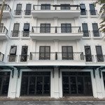 Chính chủ bán liền kề khe thoáng, view bãi đỗ xe, giá chỉ 13x tr/m, đón sóng vin đan phượng