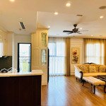 Cho thuê hoàng cầu skyline 112m, 3 ngủ, view hồ, đủ đồ 24 tr/th, lh: 0911400844