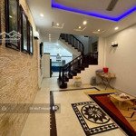 Bán nhà nguyễn ngọc vũ, cầu giấy, nhà dân xây, ngõ thông, gần hồ 4 tầng 61m2 giá 12 tỷ.