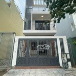 Bán nhà phố mt 20m, ngang 5m giá 8 tl dt:83m2 đối diện kđt đông tăng long tp thủ đức