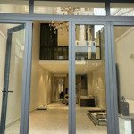 Mặt tiền q1 giá chỉ 300tr! mt đinh công tráng, q1. 4,5 x 22m (100m2) - 6 tầng + thang máy 30 tỷ tl