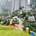 Bán căn hộ 2pn kingdom101 , view đẹp nhìn toàn cảnh q1 landmark và nội khu. giá 6 tỷ