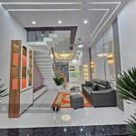 Bán nhà đúc 3 tấm mẫu hiện đại, sân ô tô, 4 phòng ngủ, đầy đủ nội thất, kdc p.bình chuẩn, thuận an