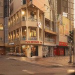 Cho thuê mặt tiền vòng xoay nguyễn trãi quận 1 dtsd 300m2 đối diện new world