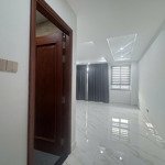 Nhà cho thuê khu đảo kim cương,thạnh mỹ lợi,q2.dt:5x22m,trệt lửng 3lầu,6pn có thang máy.giá 50tr/th