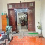 Nhà lk xa la 80m. 4 tầng, mt 4.2, giá 14 tỷ 200. mặt phố sầm uất, kinh doanh, ở đều tuyệt vời.