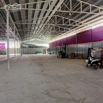 Kho rộng 800m2 có sẵn pccc, xe nâng ở hoàng quốc việt cần cho thuê gấp