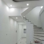 Nhà dân 35m2 cầu cốc, ôtô đỗ cổng đường ôtô tránh, 200m cổng vào vin tây mỗ, giá 5tỷ, lh 0977595829