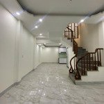 Gấp quá rồi, giảm 300 triệu, nhà 5 tầng 40 m an khánh hoài đức ô tô, kinh doanh, sát đại lộ, 5 tỷ.