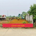 Trục chính khoang mái- đồng trúc chạy thẳng ra cổng nhà máy in tiền quốc gia
