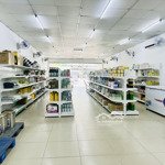 Cho thuê nhà mặt phố huế: diện tích 355m2, mặt tiền 8.5m, thông sàn, riêng biệt, nội thất mới