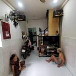 Một căn duy nhất không có căn thứ 2. mặt tiền sát dương quảng hàm giá chỉ nhỉnh 2 tỷ. ,