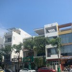 Bán nhà 4 tầng có hầm - 2 khối riêng biệt - mặt tiền nguyễn hữu thọ - dt 210m2- giá 18.5 tỷ.