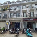 Cho thuê nhà khu đô thị 67 phùng khoang, nam thắng, 70m2 * 4 tầng, chia phòng, giá bán 25 triệu/th